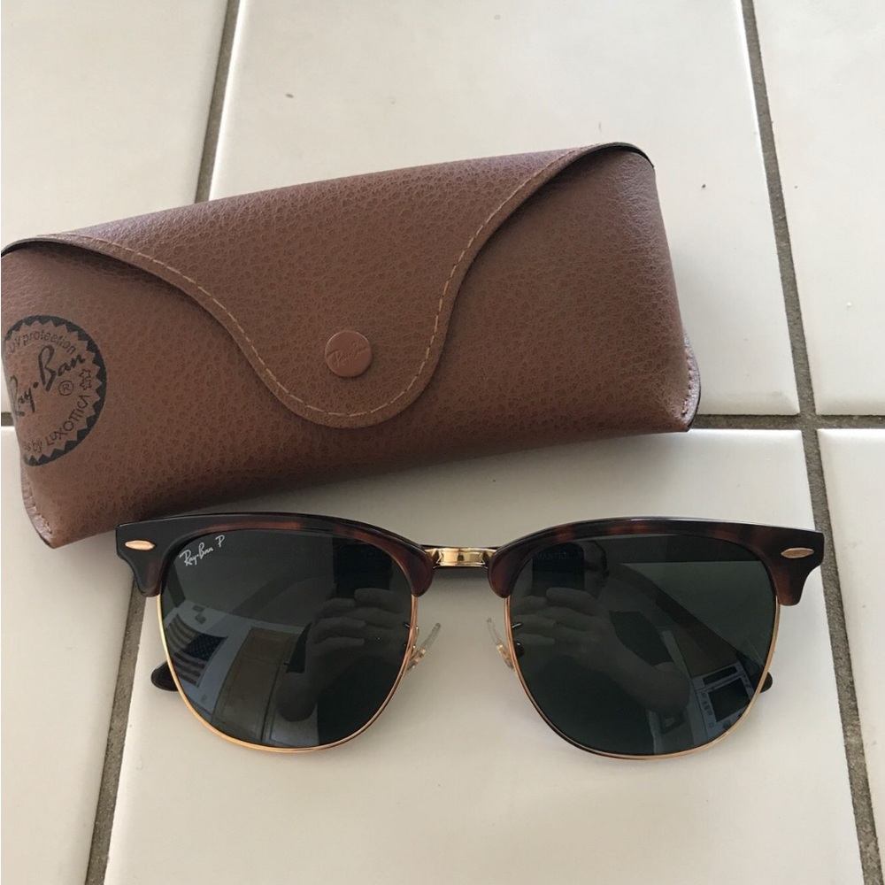 Ray-Ban Clubmaster polarized 51mm tortoise frames & leather case Unisex
